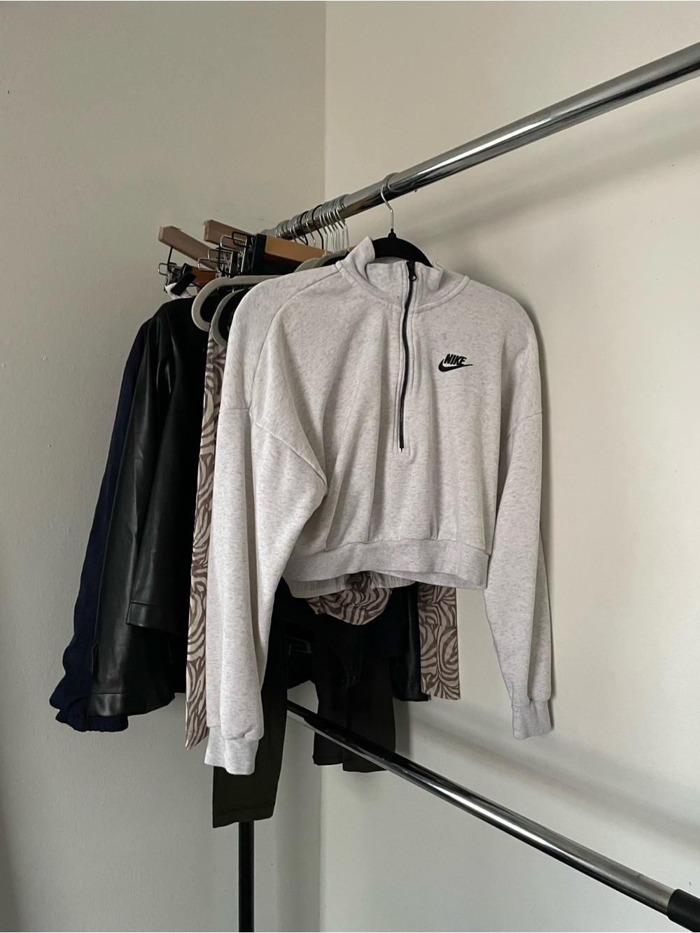 3/$15 Nike Light Gray Half-Zip Cropped Sweatshirt